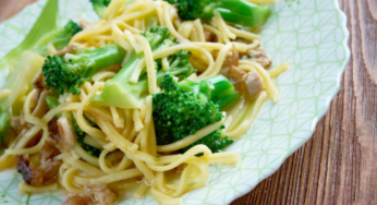 Receita Macarrão de Frango e Brócolis